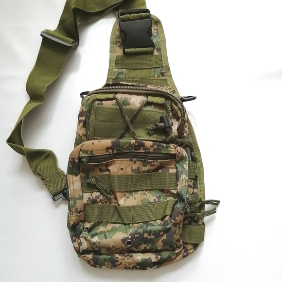 Digital Camo Bag - Picture 2 of 15